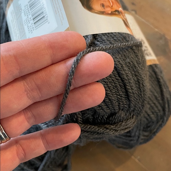 Vanna’s Choice Lion Brand Charcoal Grey Yarn Bundle - Picture 2 of 7